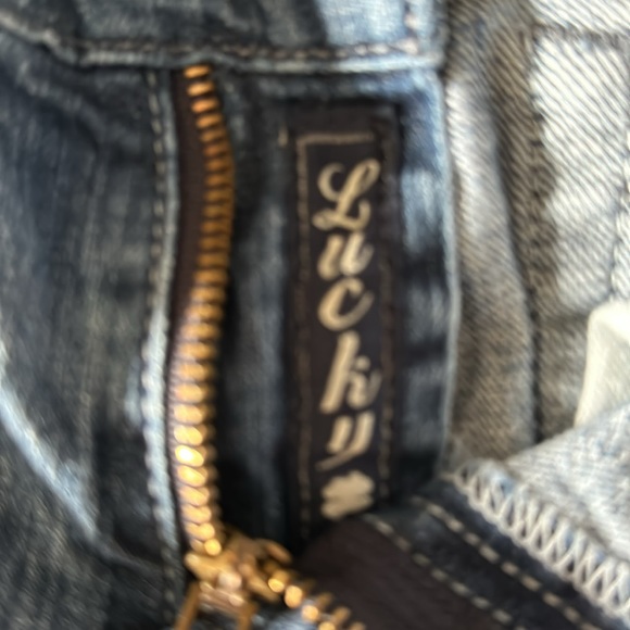 Women’s lucky brand Capri jeans - Picture 3 of 3